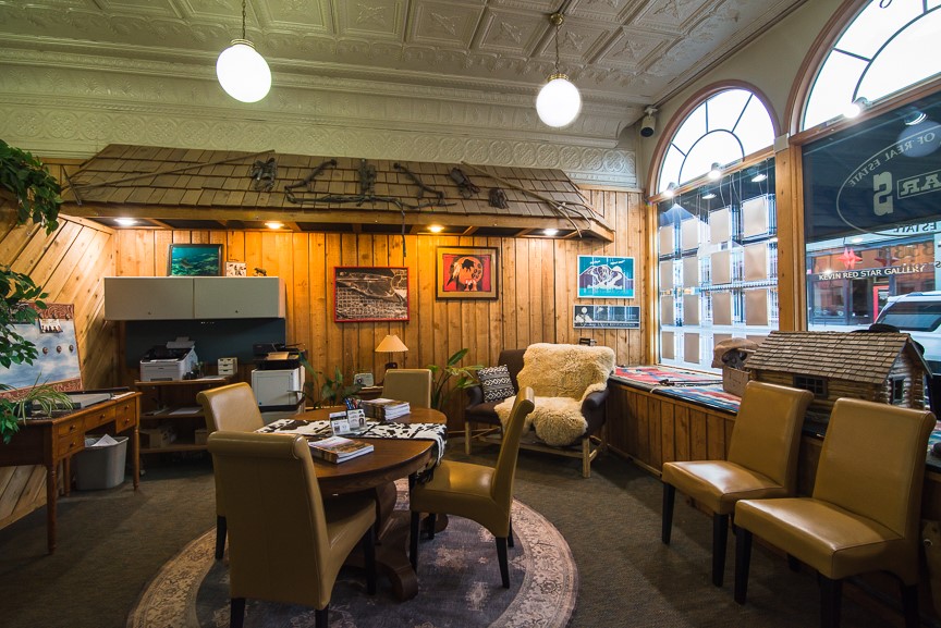 16 Broadway Avenue N