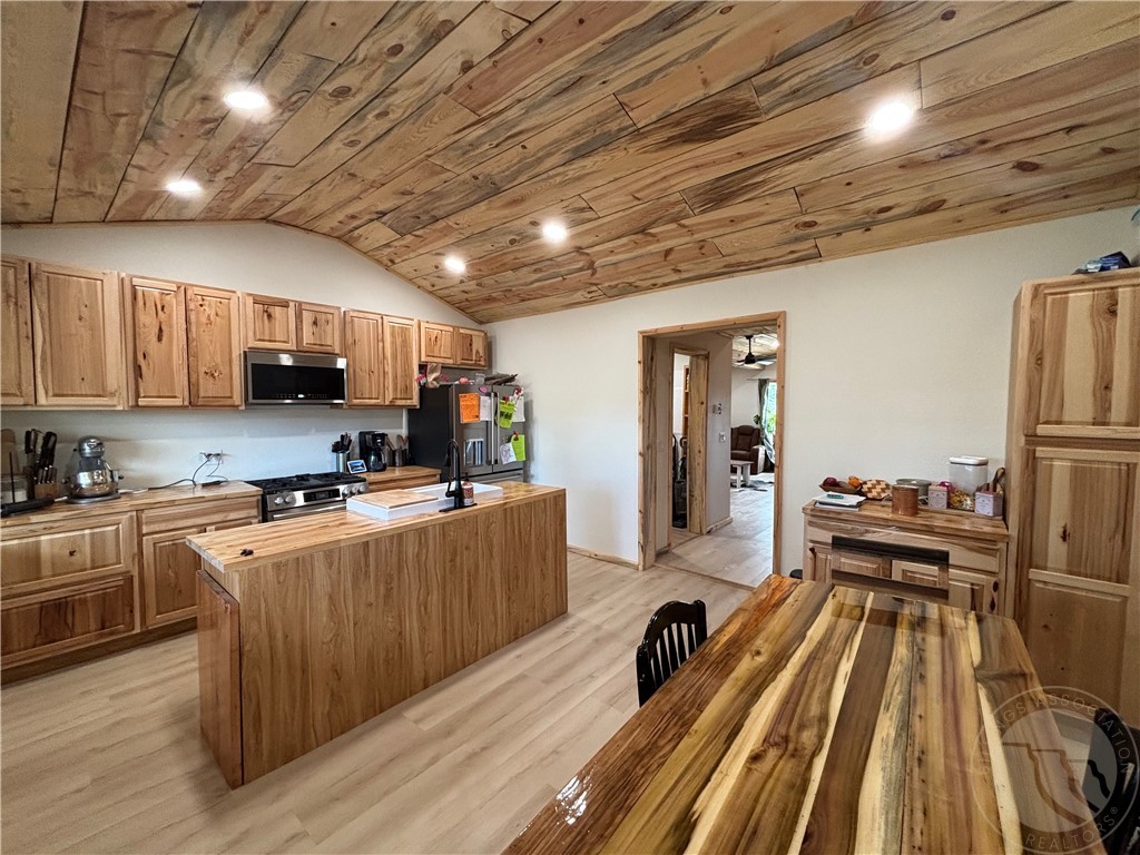5815 Chief Buffalo Horn Trail