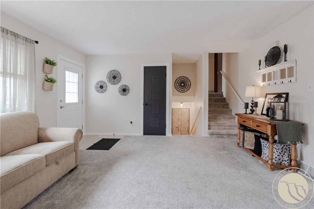 1216 W 12 Street Circle