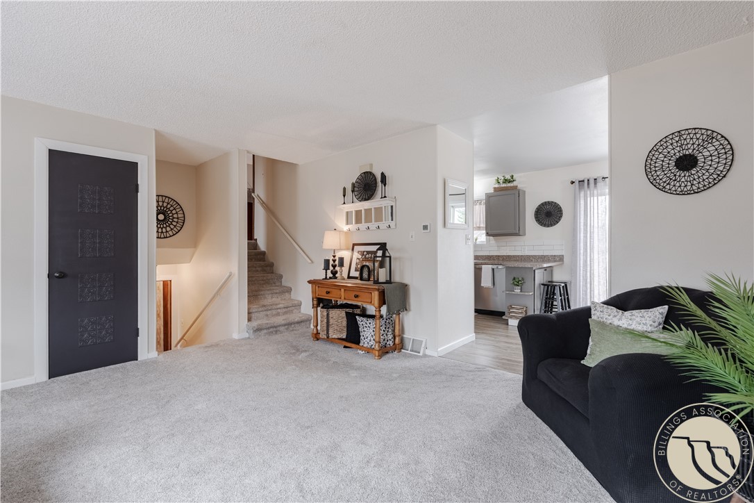 1216 W 12 Street Circle