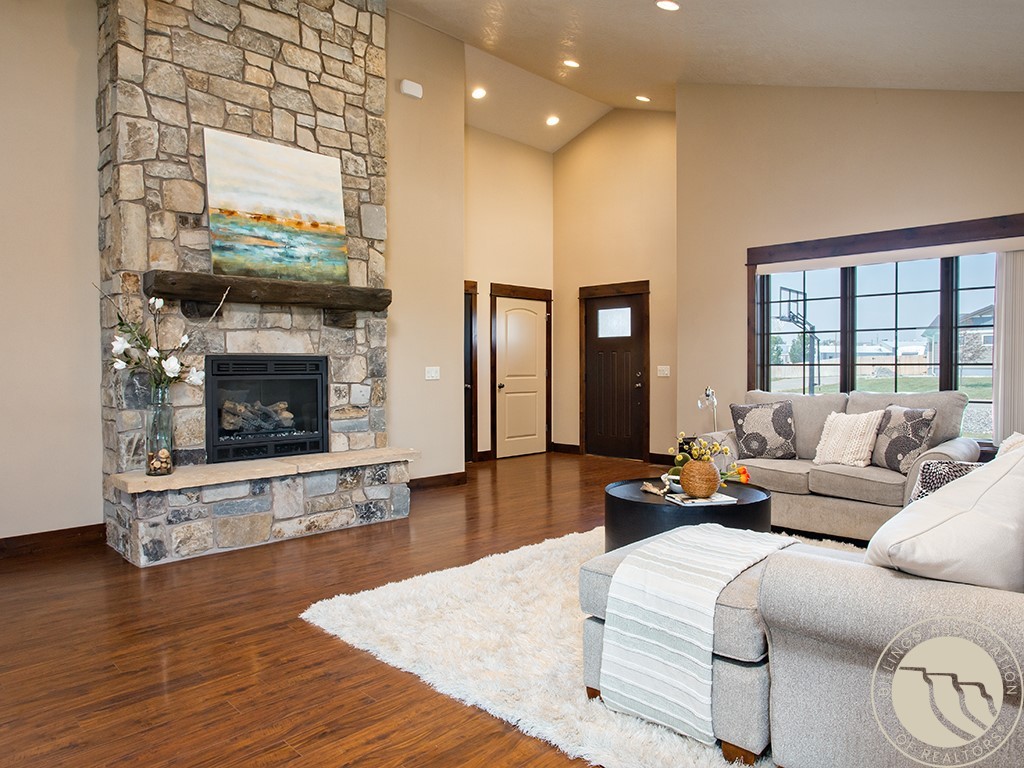 2520 Hummingbird Way