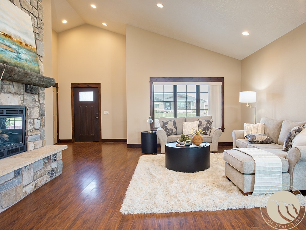 2520 Hummingbird Way