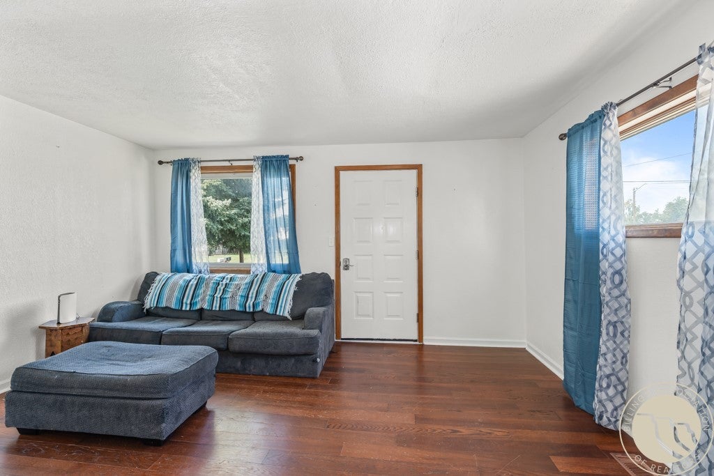408 E Broadway Avenue