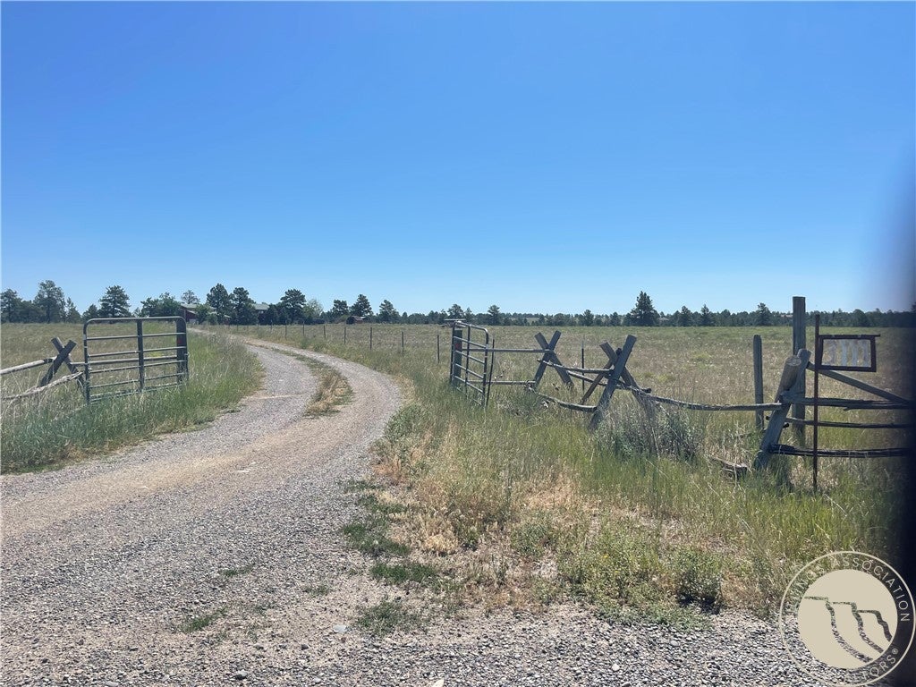 3111 Chief Looking Glass Road