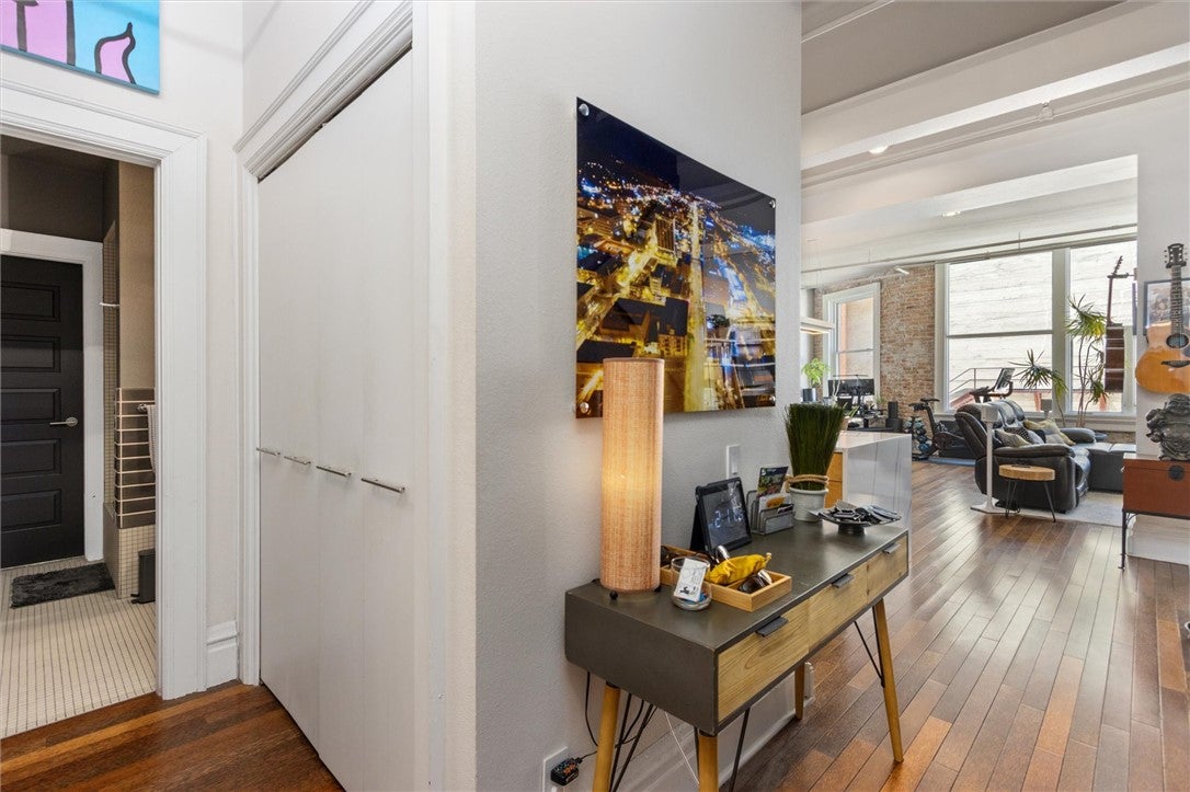 104 N Broadway #305
