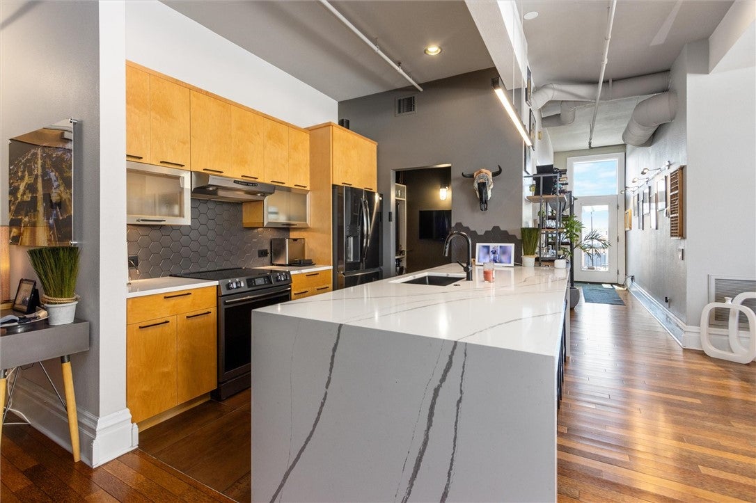 104 N Broadway #305