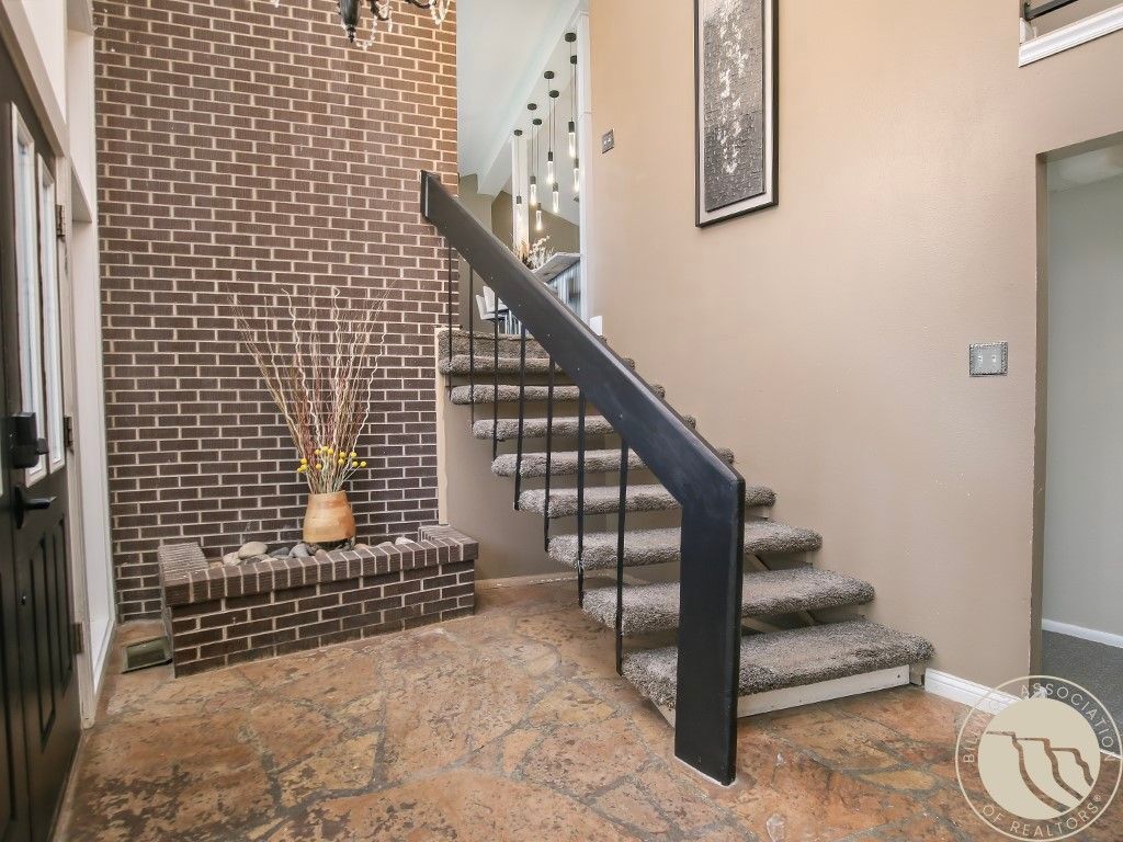 Photo of 663 Valle Vista Ave Ave, Billings, MT 59105 (MLS # 355986)