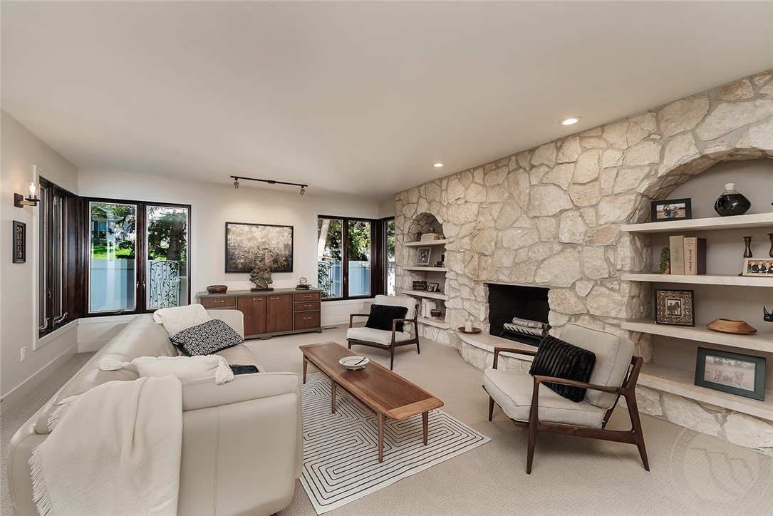 2910 Stanford Drive