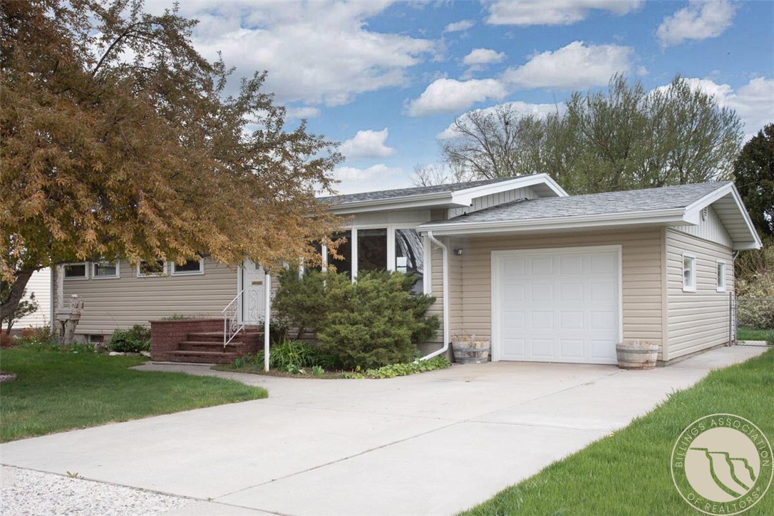 307 17th Street W