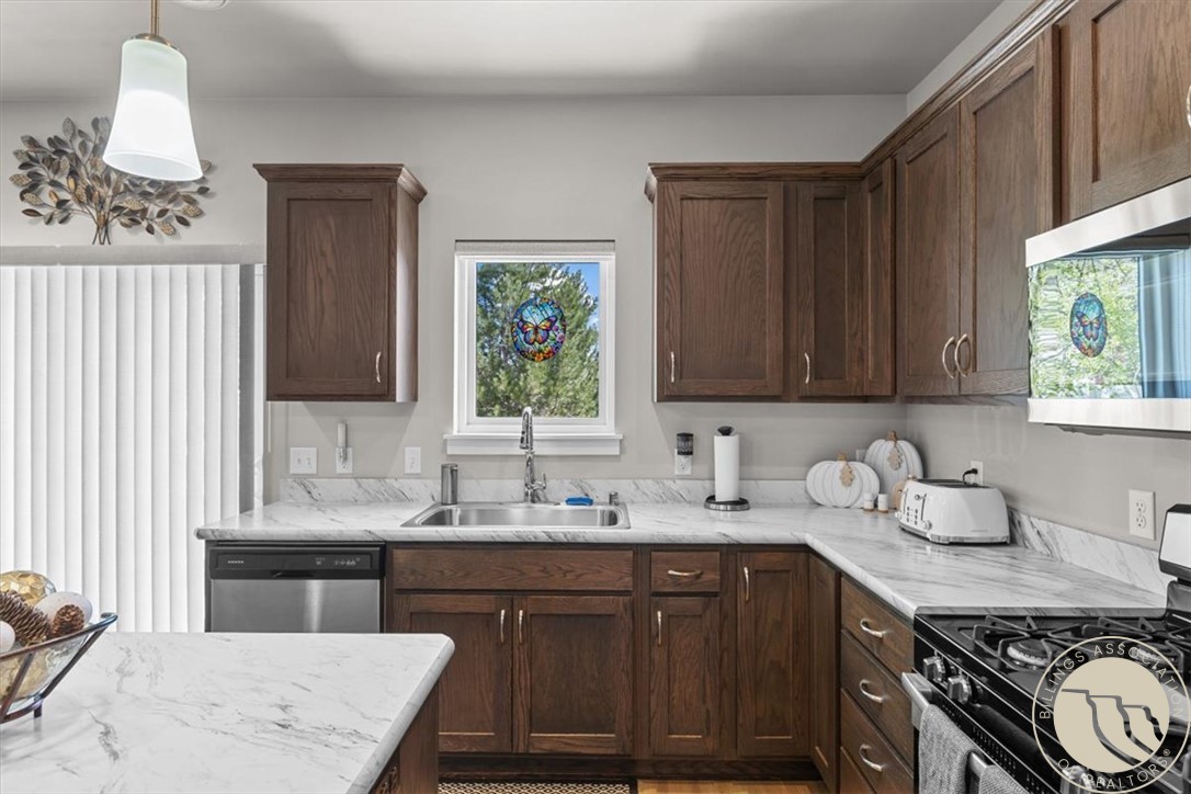 6225 Ridge Stone Drive N 22