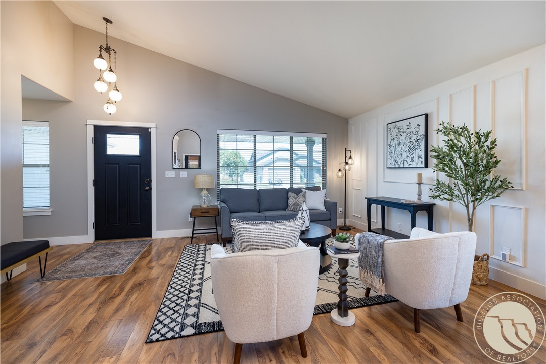 5812 Flax Trail