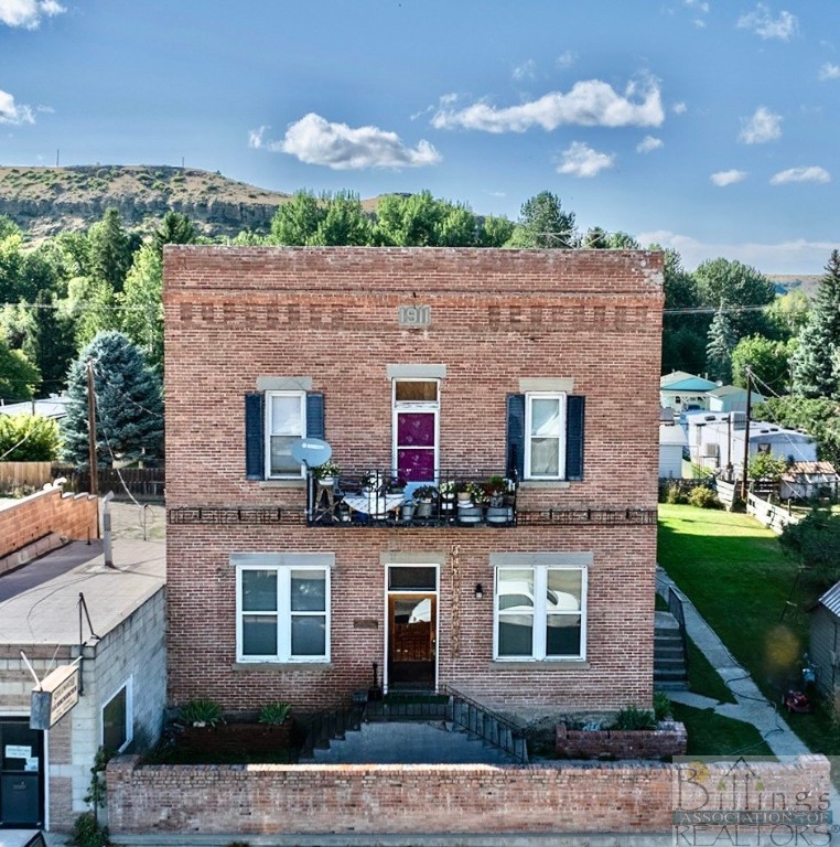 10 S. Woodard Ave