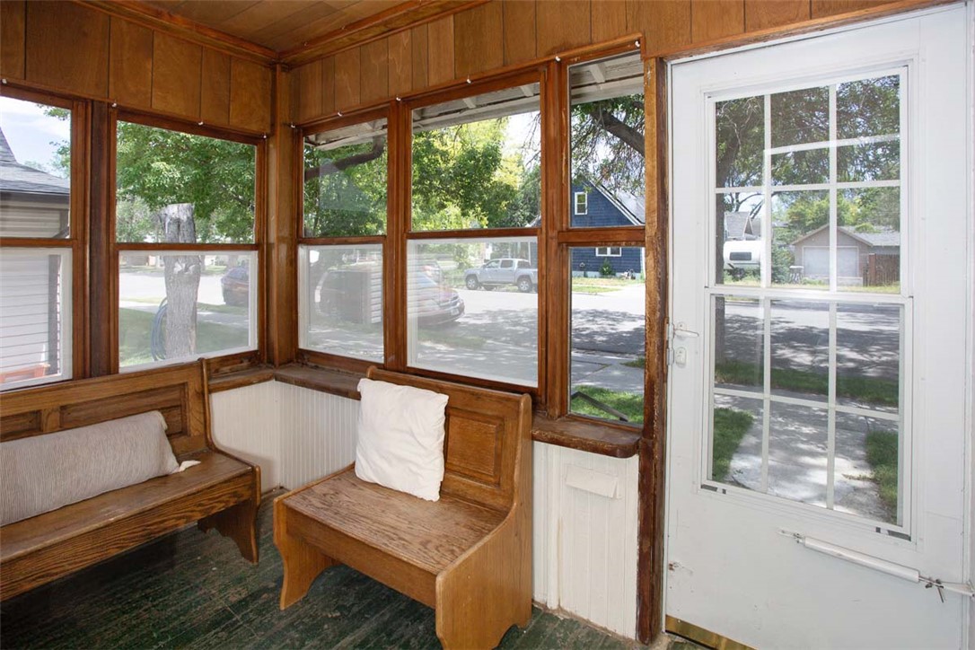 1118 2nd Street W