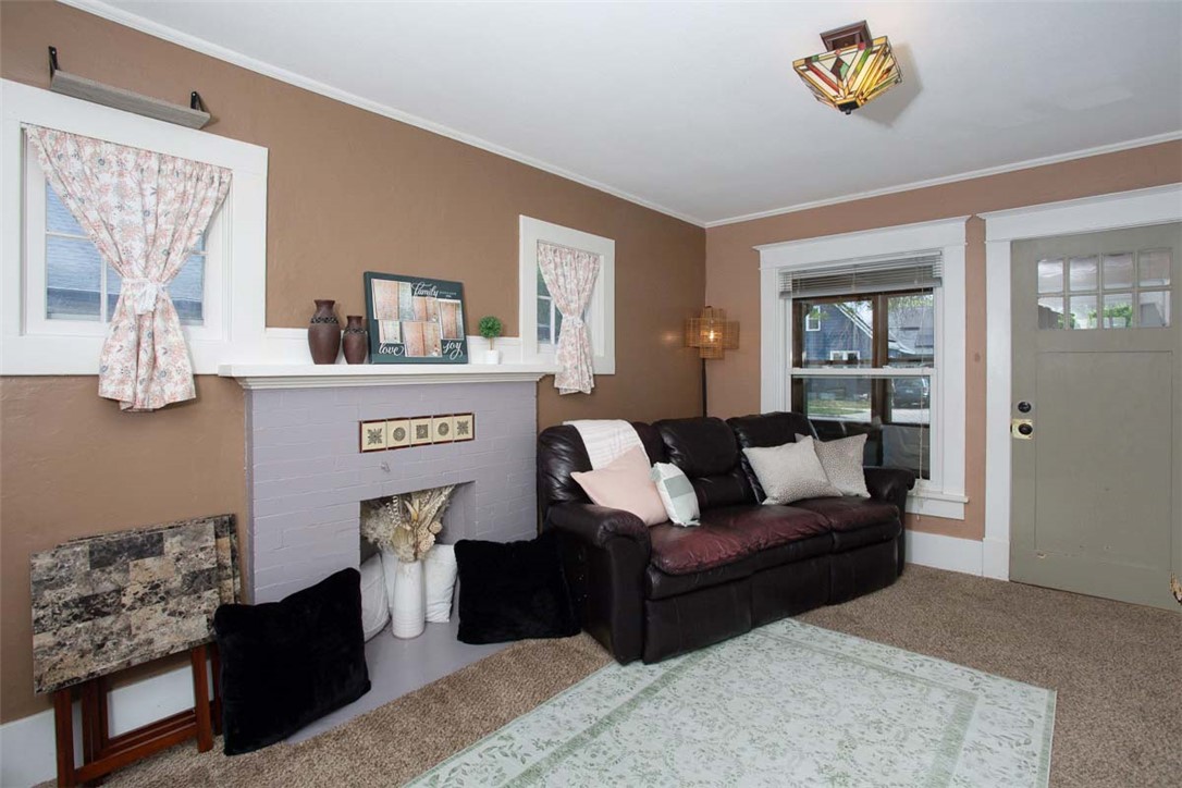 1118 2nd Street W