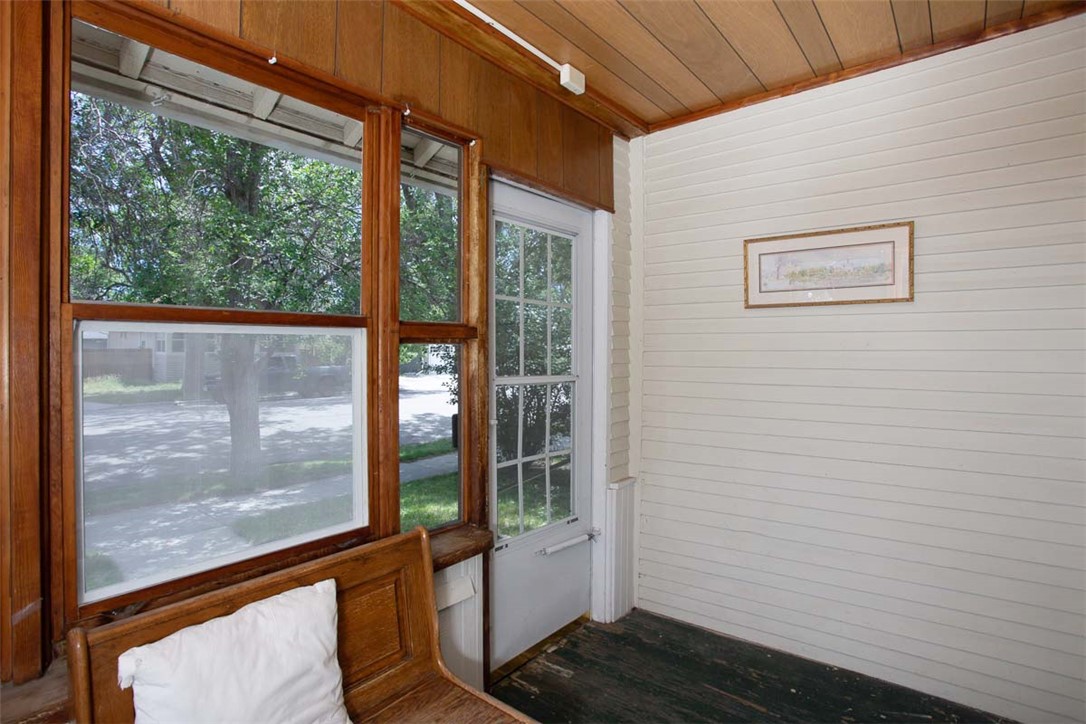 1118 2nd Street W