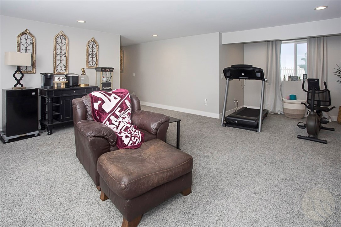 Billings, Montana 59106, United States, 5 Bedrooms Bedrooms, ,3 BathroomsBathrooms,Residential,Contingent,92984