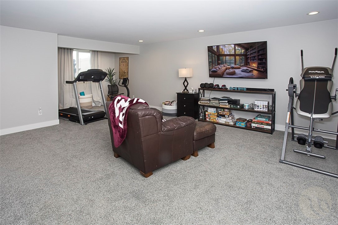 Billings, Montana 59106, United States, 5 Bedrooms Bedrooms, ,3 BathroomsBathrooms,Residential,Contingent,92984