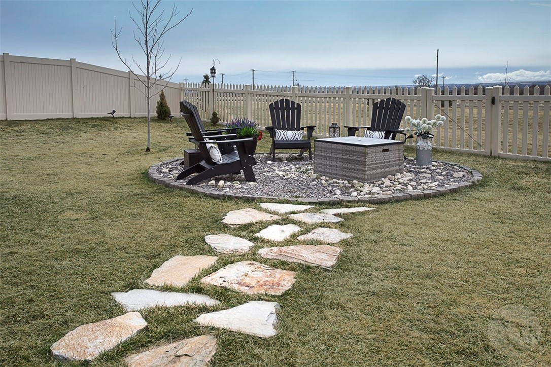 Billings, Montana 59106, United States, 5 Bedrooms Bedrooms, ,3 BathroomsBathrooms,Residential,Contingent,92984