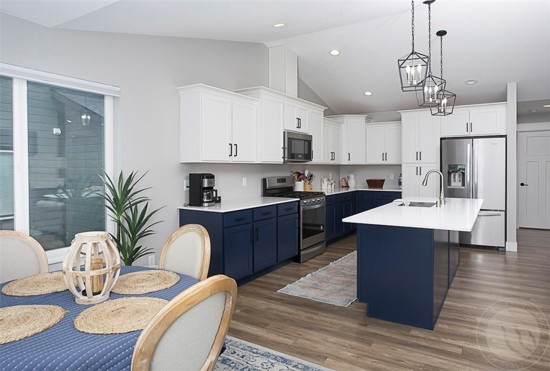 Billings, Montana 59106, United States, 5 Bedrooms Bedrooms, ,3 BathroomsBathrooms,Residential,Contingent,92984