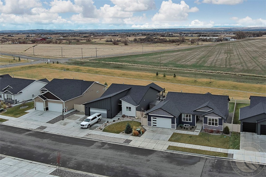 Billings, Montana 59106, United States, 5 Bedrooms Bedrooms, ,3 BathroomsBathrooms,Residential,Contingent,92984