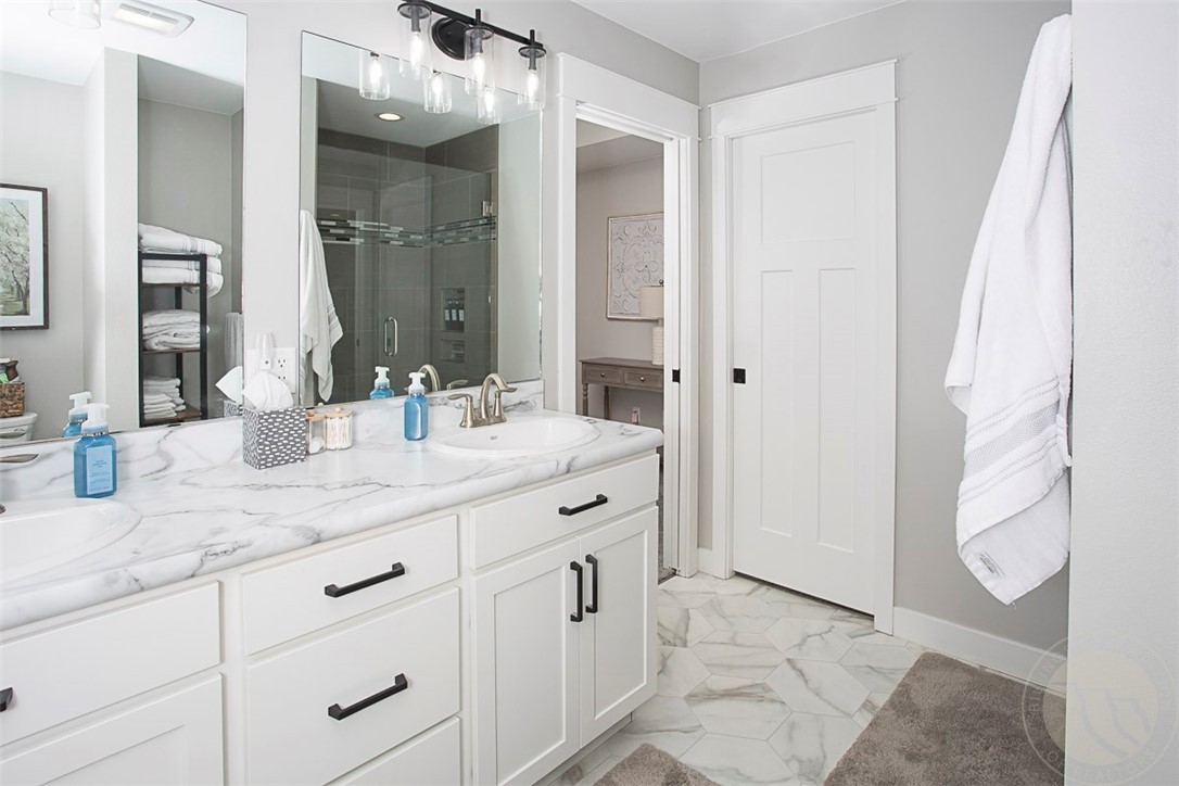 Billings, Montana 59106, United States, 5 Bedrooms Bedrooms, ,3 BathroomsBathrooms,Residential,Contingent,92984