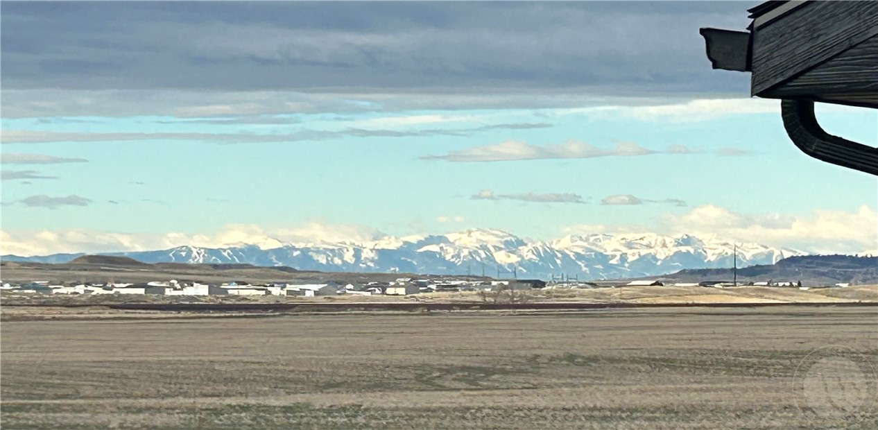 Billings, Montana 59106, United States, 5 Bedrooms Bedrooms, ,3 BathroomsBathrooms,Residential,Contingent,92984