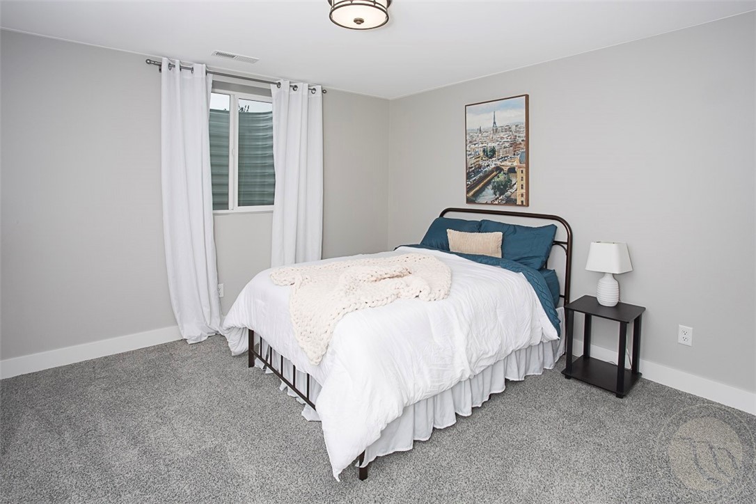 Billings, Montana 59106, United States, 5 Bedrooms Bedrooms, ,3 BathroomsBathrooms,Residential,Contingent,92984