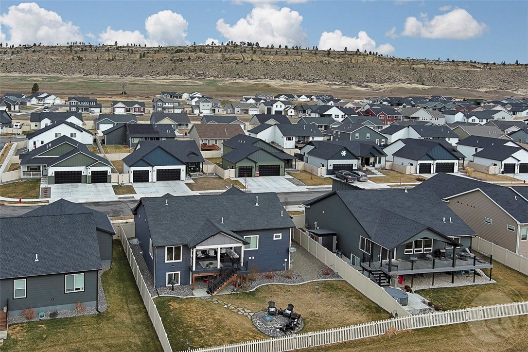 Billings, Montana 59106, United States, 5 Bedrooms Bedrooms, ,3 BathroomsBathrooms,Residential,Contingent,92984