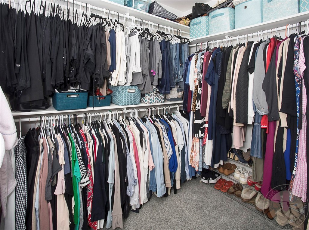 Billings, Montana 59106, United States, 5 Bedrooms Bedrooms, ,3 BathroomsBathrooms,Residential,Contingent,92984