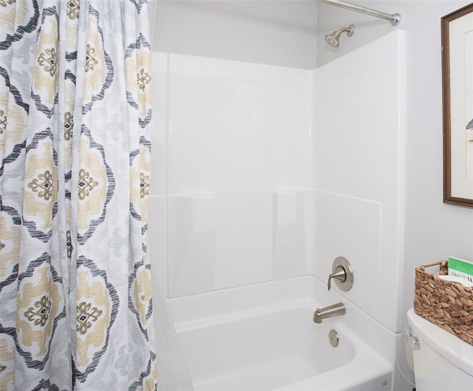 Billings, Montana 59106, United States, 5 Bedrooms Bedrooms, ,3 BathroomsBathrooms,Residential,Contingent,92984