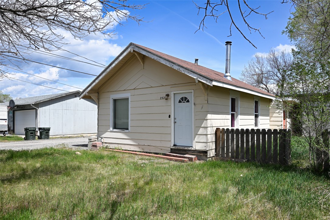 232 N 8th Street