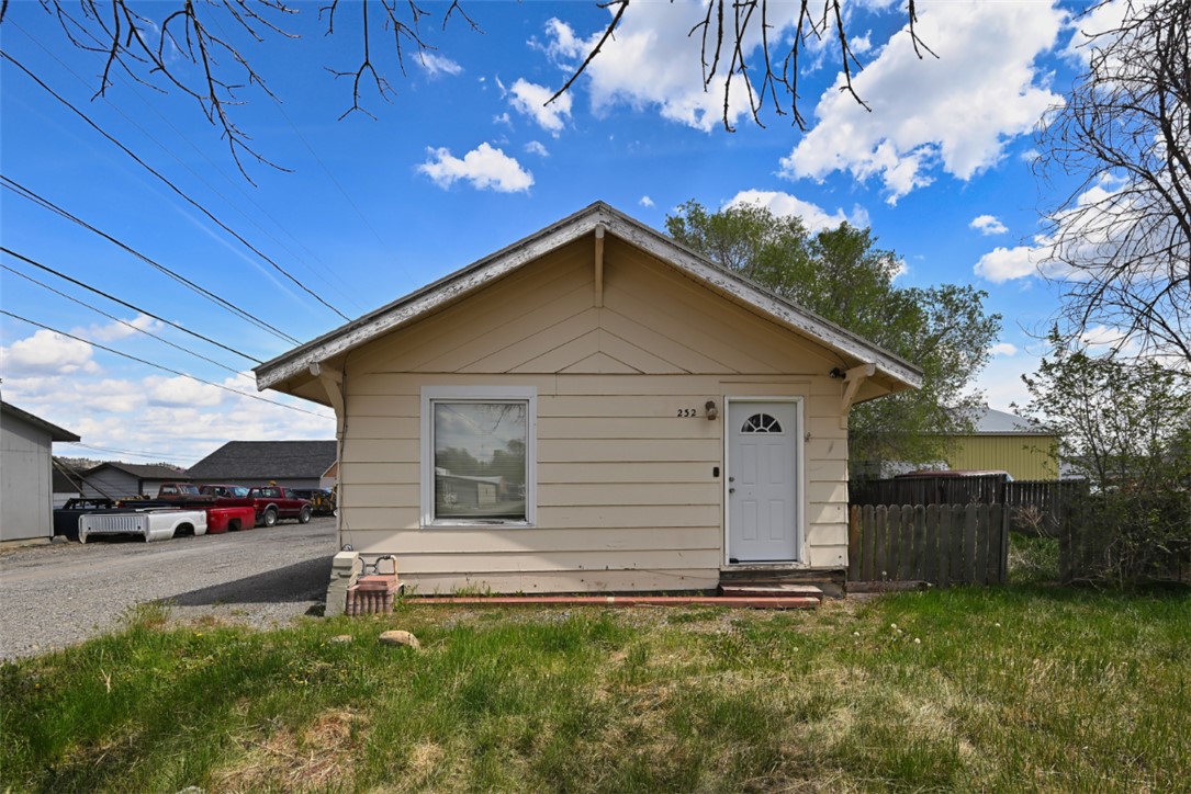 232 N 8th Street