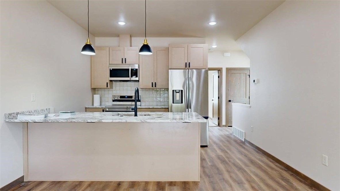 1125 Adams Ave S. 18