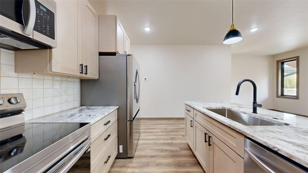 1125 Adams Ave S. 18