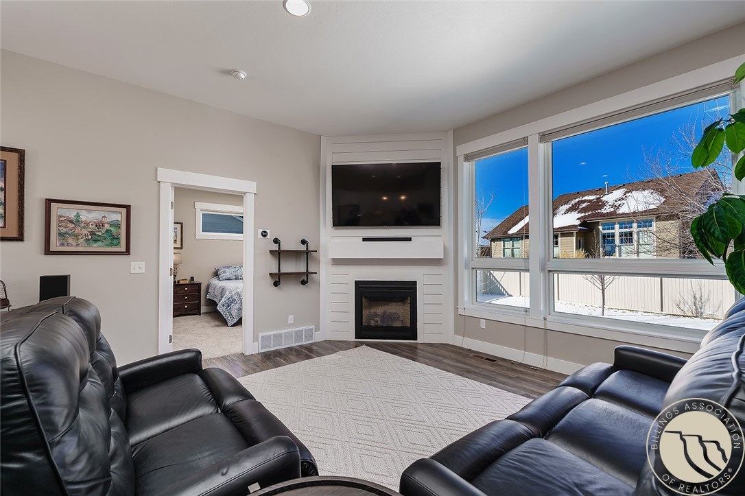 6335 Southern Bluffs Lane