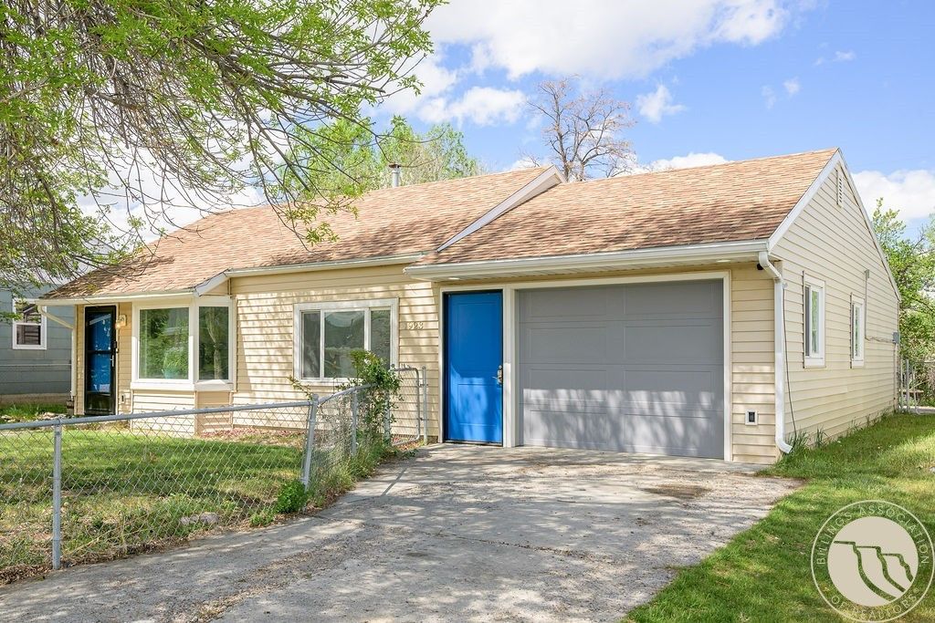 Photo of 1923 Wyoming Avenue, Billings, MT 59102 (MLS # 359177)