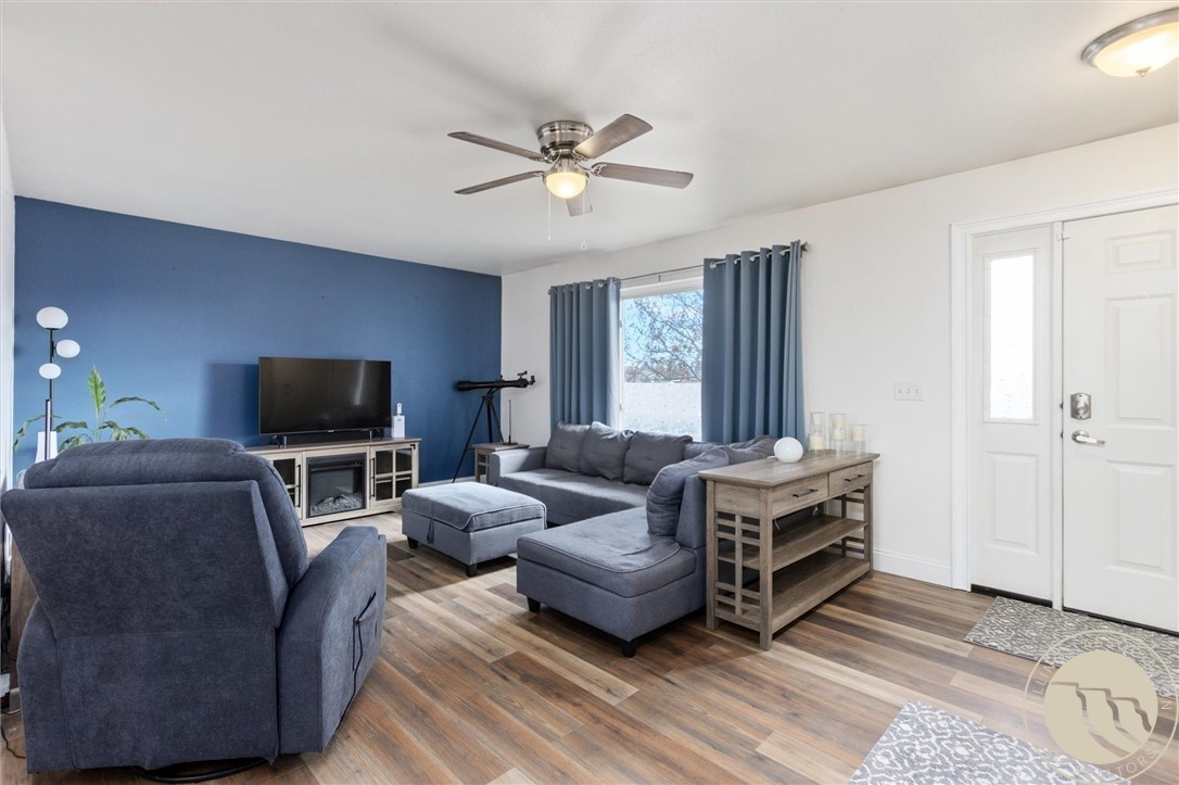 1007 Crist Dr