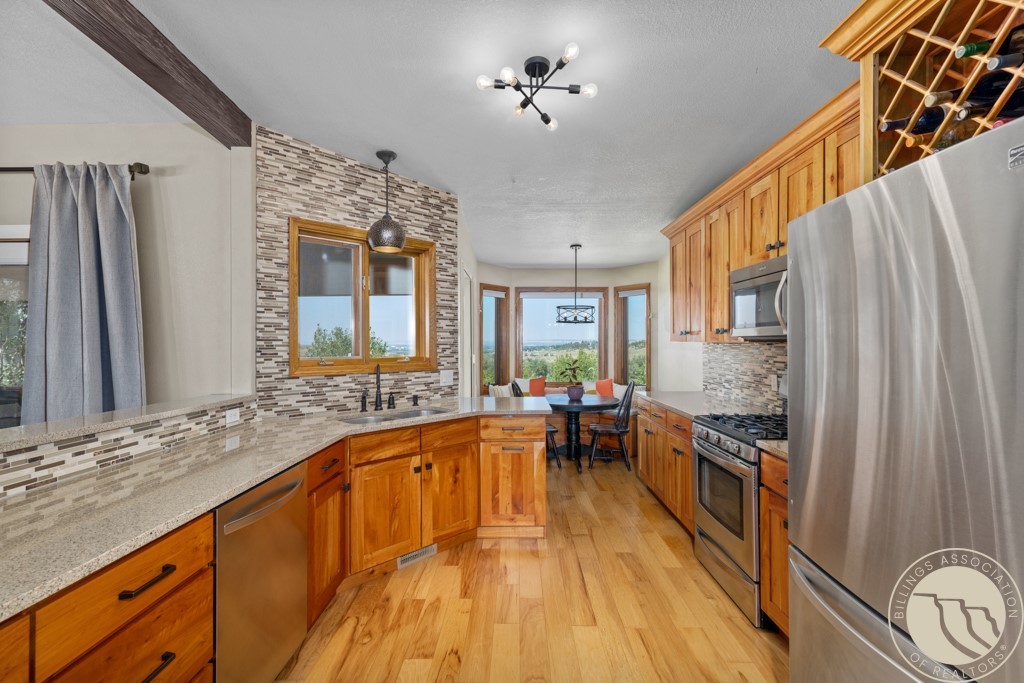 3525 Prestwick Road