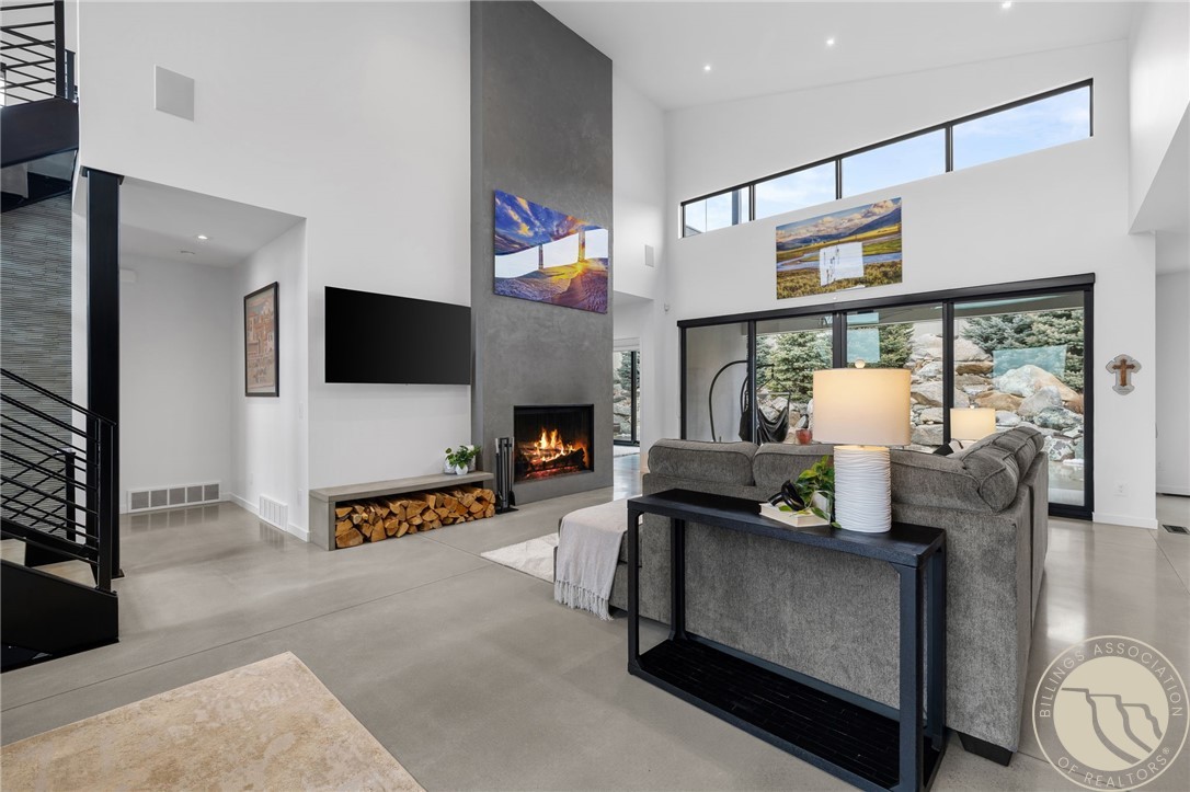 4649 N Hollow Brook Drive