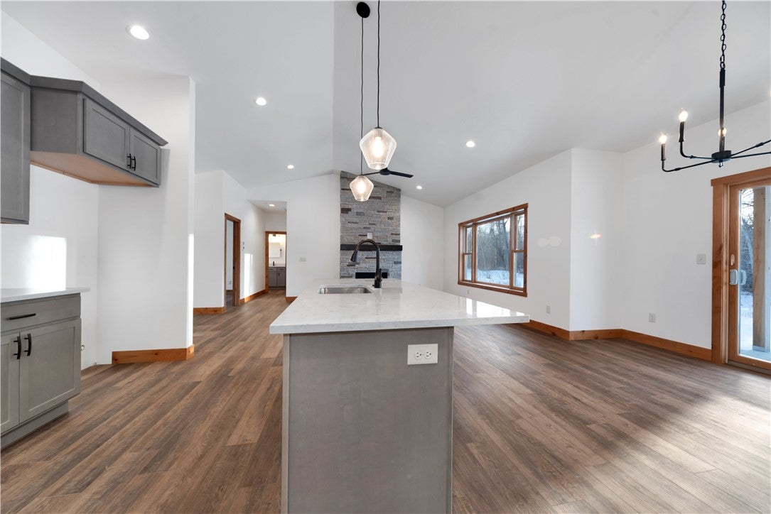 2431 Woodlands