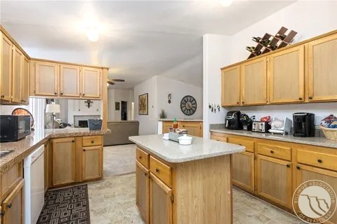 10 Attika Street N