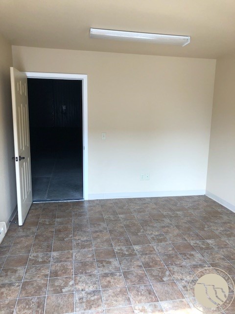 706 Lohwest Lane (Modified Gross Lease Listing)