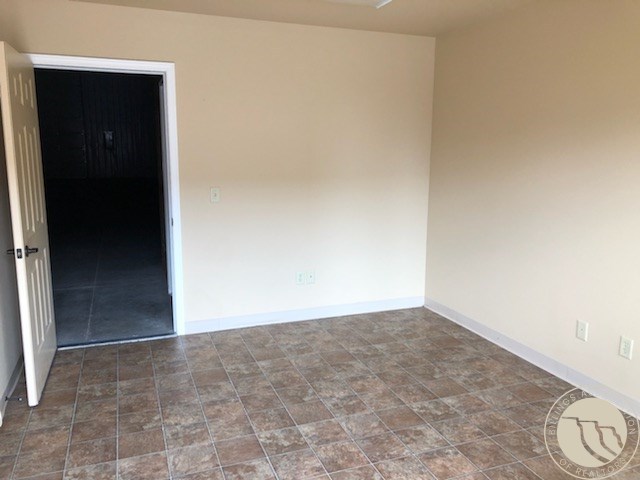 706 Lohwest Lane (Modified Gross Lease Listing)