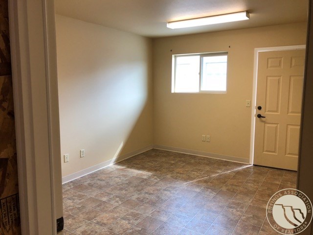 706 Lohwest Lane (Modified Gross Lease Listing)