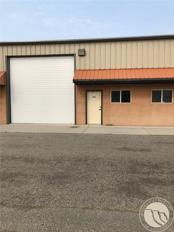 706 Lohwest Lane (Modified Gross Lease Listing)