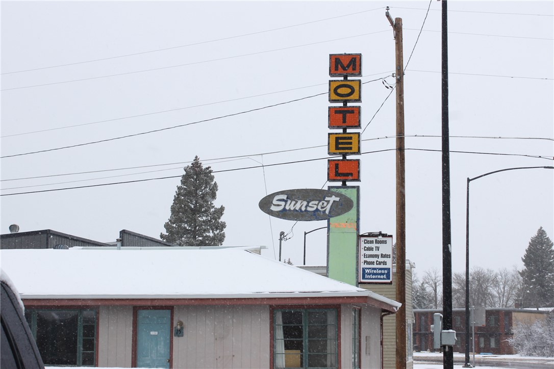 Photo 1 of 20 — 115 NE Main Street, Lewistown, MT 59457
