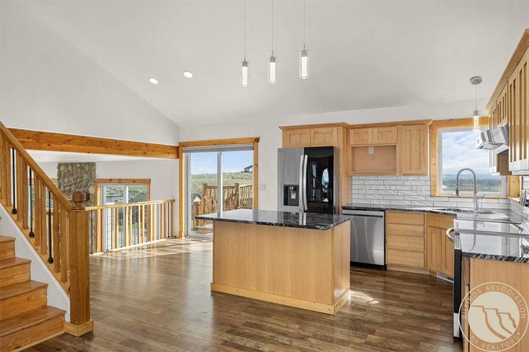 1960 Coyote Ridge Road N
