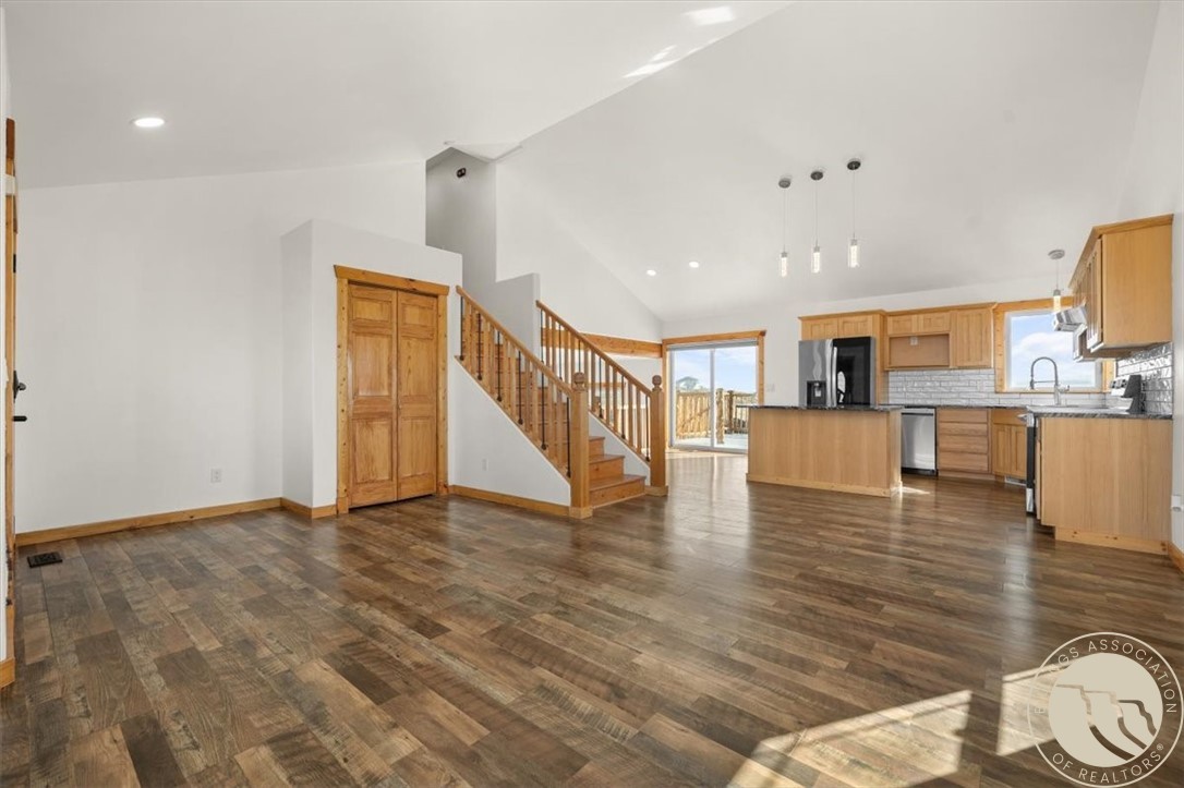 1960 Coyote Ridge Road N