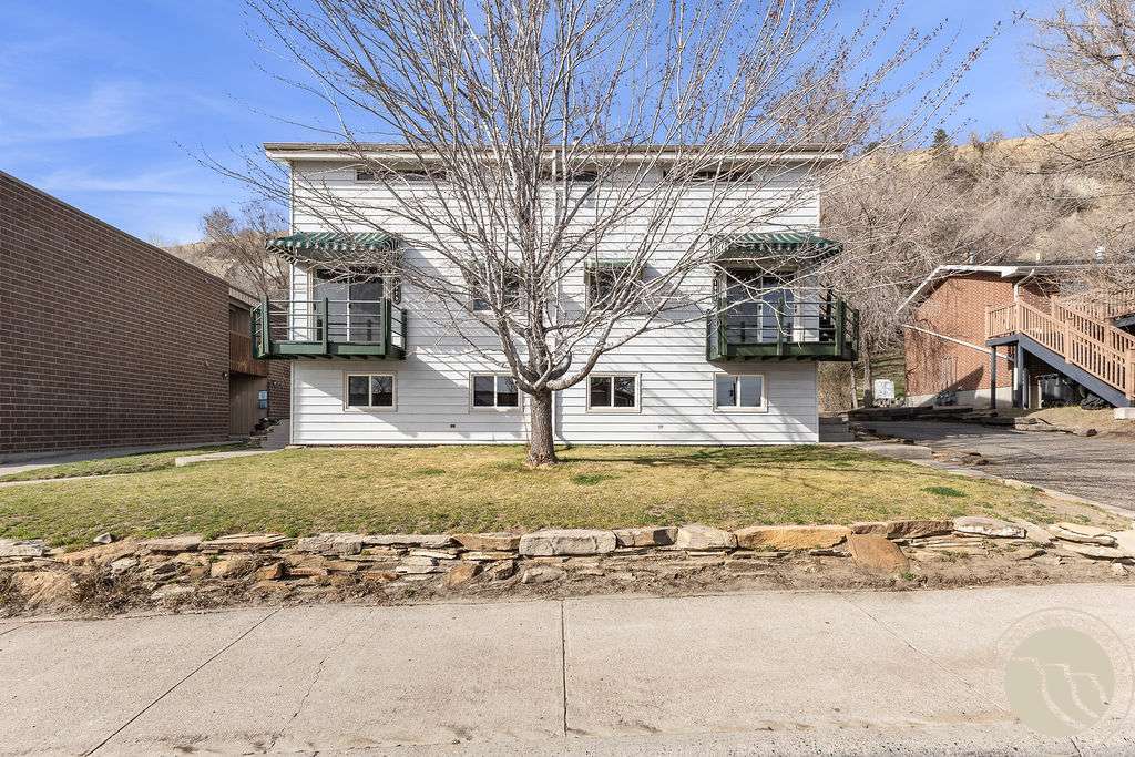 1923-1925 Burnstead Drive