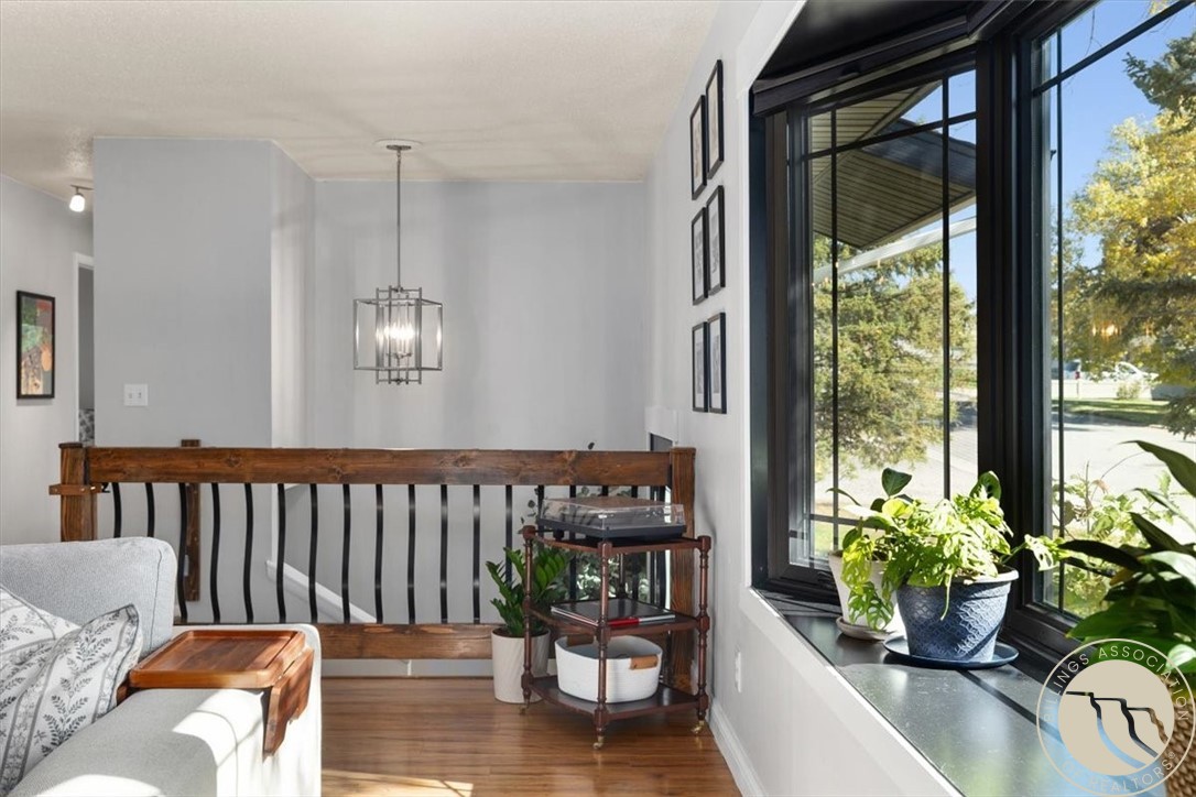 321 Meadowlark Lane